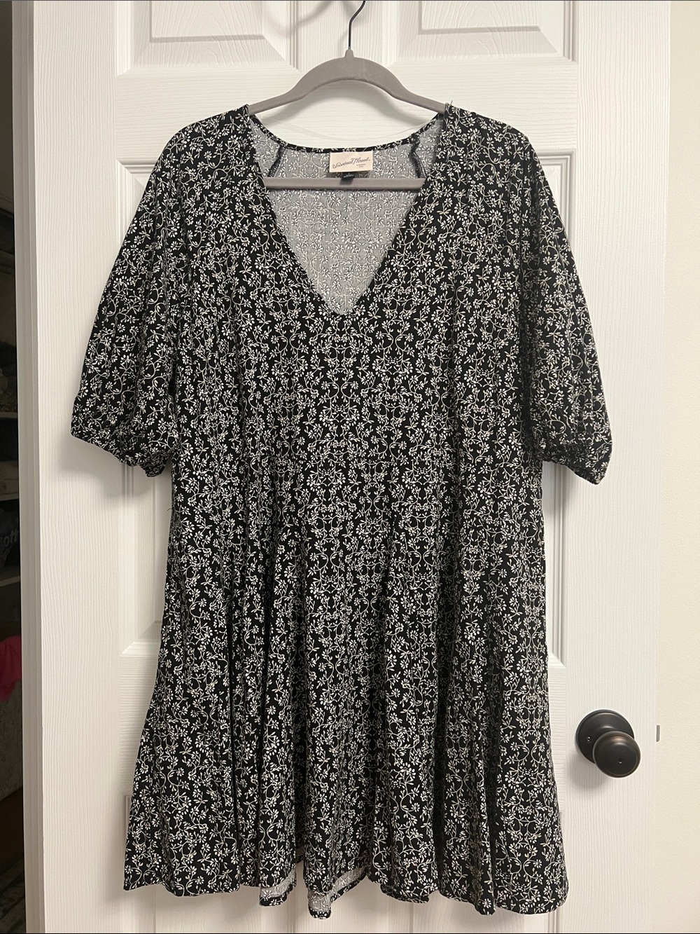 Universal Thread Black and White Floral V-Neck Mini Dress